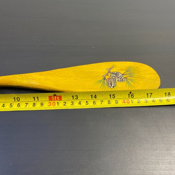 spoon design hanger 17.5" W/ 3 pegs, pine tree, wall mounted yellow home accesso - Picture 5 of 10